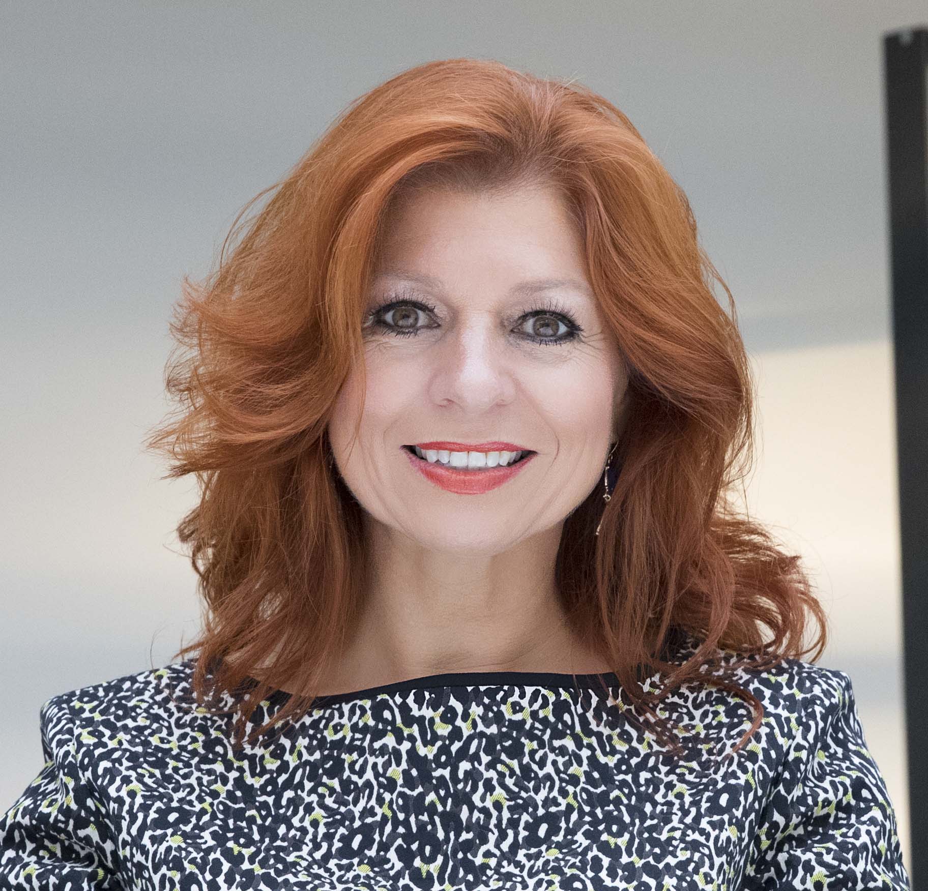pasfoto Karina voor cv